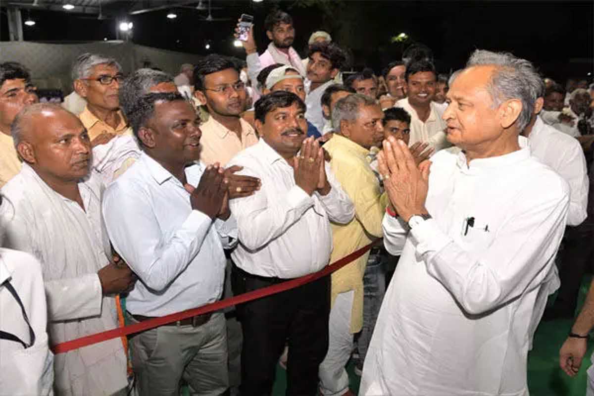 महंगाई राहत कैम्पों के लाभ से कोई वंचित ना रहे : गहलोत